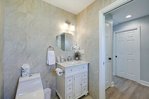 Pool & Spa: Luxe Home in Naples!