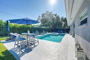 Pool & Spa: Luxe Home in Naples!