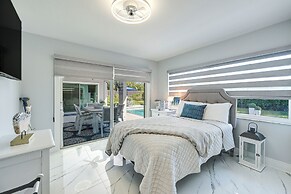 Pool & Spa: Luxe Home in Naples!