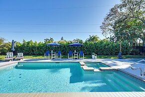 Pool & Spa: Luxe Home in Naples!