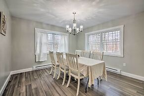 ~ 1 Mi to Lake Carobeth: Cozy & Modern Retreat!