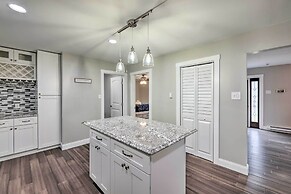 ~ 1 Mi to Lake Carobeth: Cozy & Modern Retreat!