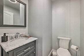 ~ 1 Mi to Lake Carobeth: Cozy & Modern Retreat!