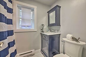 ~ 1 Mi to Lake Carobeth: Cozy & Modern Retreat!