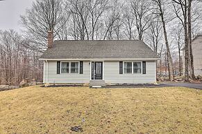 ~ 1 Mi to Lake Carobeth: Cozy & Modern Retreat!