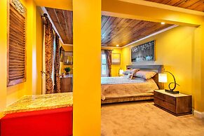 Lovely Cottage w/ Sauna & Fire Pit Near Asheville!