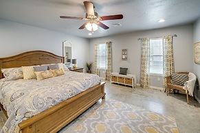 Modern Retreat w/ Gas Grill - Walk to Lake Texoma!