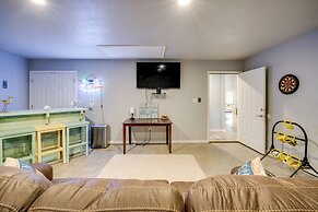 Modern Retreat w/ Gas Grill - Walk to Lake Texoma!