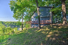 Stylish Eldon Home w/ Grill: 1 Mile to Lake!