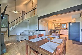 Stylish Eldon Home w/ Grill: 1 Mile to Lake!