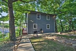 Stylish Eldon Home w/ Grill: 1 Mile to Lake!