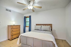 Stylish Eldon Home w/ Grill: 1 Mile to Lake!