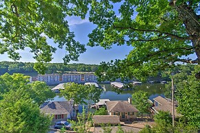 Stylish Eldon Home w/ Grill: 1 Mile to Lake!