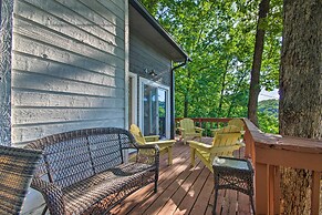 Stylish Eldon Home w/ Grill: 1 Mile to Lake!