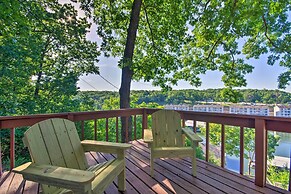 Stylish Eldon Home w/ Grill: 1 Mile to Lake!