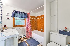 Cozy Apt < 1 Mi Near Lake Huron & Mackinac Island!