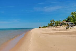 Mears Vacation Rental - Walk to Lake Michigan!