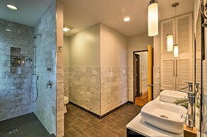 Luxury Lodge on 45 Acres: Patio, Deck & Views!