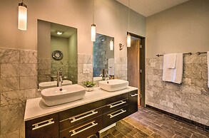 Luxury Lodge on 45 Acres: Patio, Deck & Views!