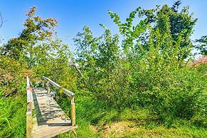 Large Deck & Shared Dock: Cabin on Kentucky Lake!