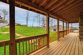 Large Deck & Shared Dock: Cabin on Kentucky Lake!