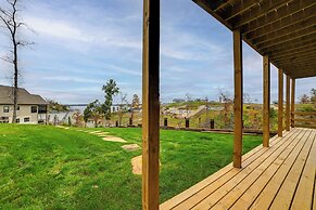 Large Deck & Shared Dock: Cabin on Kentucky Lake!