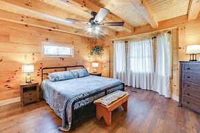 Large Deck & Shared Dock: Cabin on Kentucky Lake!