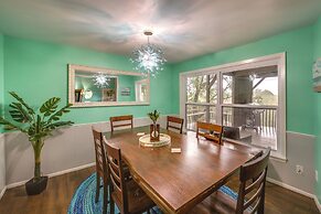 Views, Hot Tub & Golf Access: Hot Springs Home!