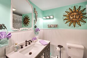 Views, Hot Tub & Golf Access: Hot Springs Home!