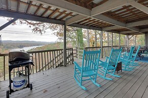 Views, Hot Tub & Golf Access: Hot Springs Home!