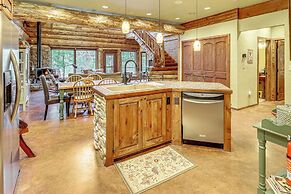 Fish, Boat & Hike: Pet-friendly Cabin in Arkansas