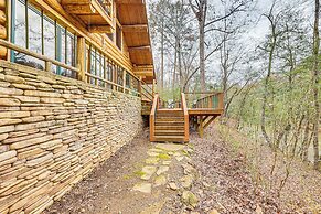 Fish, Boat & Hike: Pet-friendly Cabin in Arkansas