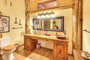 Fish, Boat & Hike: Pet-friendly Cabin in Arkansas