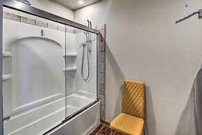 Sleek Wytheville Apartment Near Food + Drink!