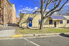 Sleek Wytheville Apartment Near Food + Drink!