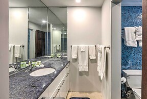 Walk to Beach: St Thomas Condo w/ Balconies