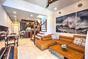 Walk to Beach: St Thomas Condo w/ Balconies