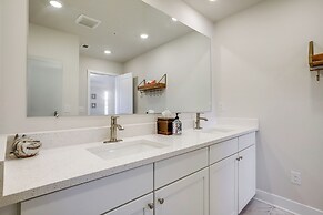 4 Mi to Ocean City Beach: Large Family Townhome