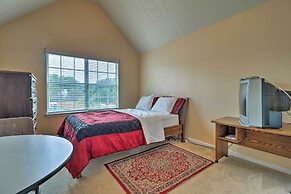 Suburban Atlanta Vacation Home - 20 Mi to Downtown