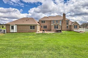 Dayton House w/ Private Hot Tub, Patio, Grill