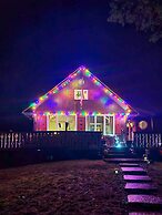 Vibrant Putney Cabin w/ Fire Pit: Hike & Ski!