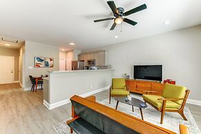 Near Shopping & Dining: Pet-friendly Dallas Apt!