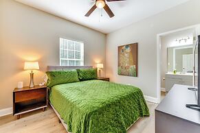 Near Shopping & Dining: Pet-friendly Dallas Apt!