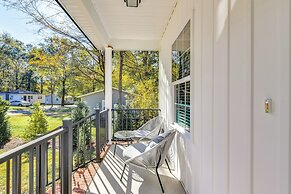 Near Shopping & Dining: Pet-friendly Dallas Apt!