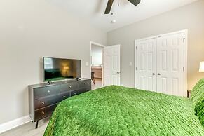 Near Shopping & Dining: Pet-friendly Dallas Apt!