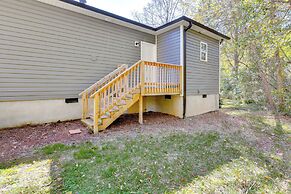 Near Shopping & Dining: Pet-friendly Dallas Apt!