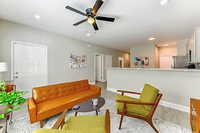 Near Shopping & Dining: Pet-friendly Dallas Apt!