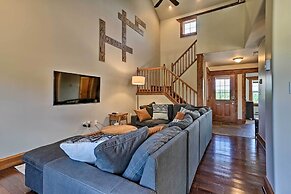 Retreat W/game Room & Deck, 1 Mi to Camelback