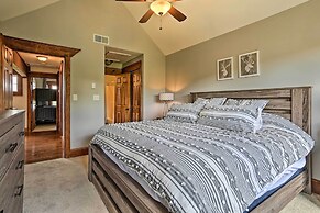 Retreat W/game Room & Deck, 1 Mi to Camelback