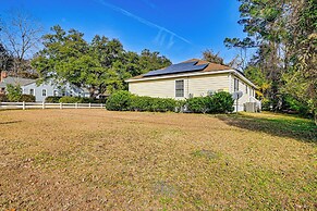 12 Mi to Myrtle Beach: Peaceful Abode in Conway!